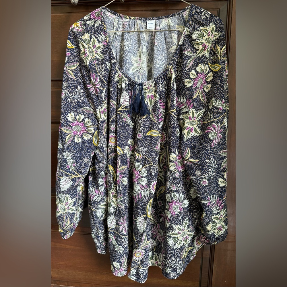 Old Navy Gray long Sleeve Tie Front Blouse